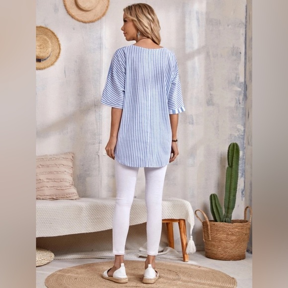 Stylish Blue Striped Blouse - Picture 4 of 5